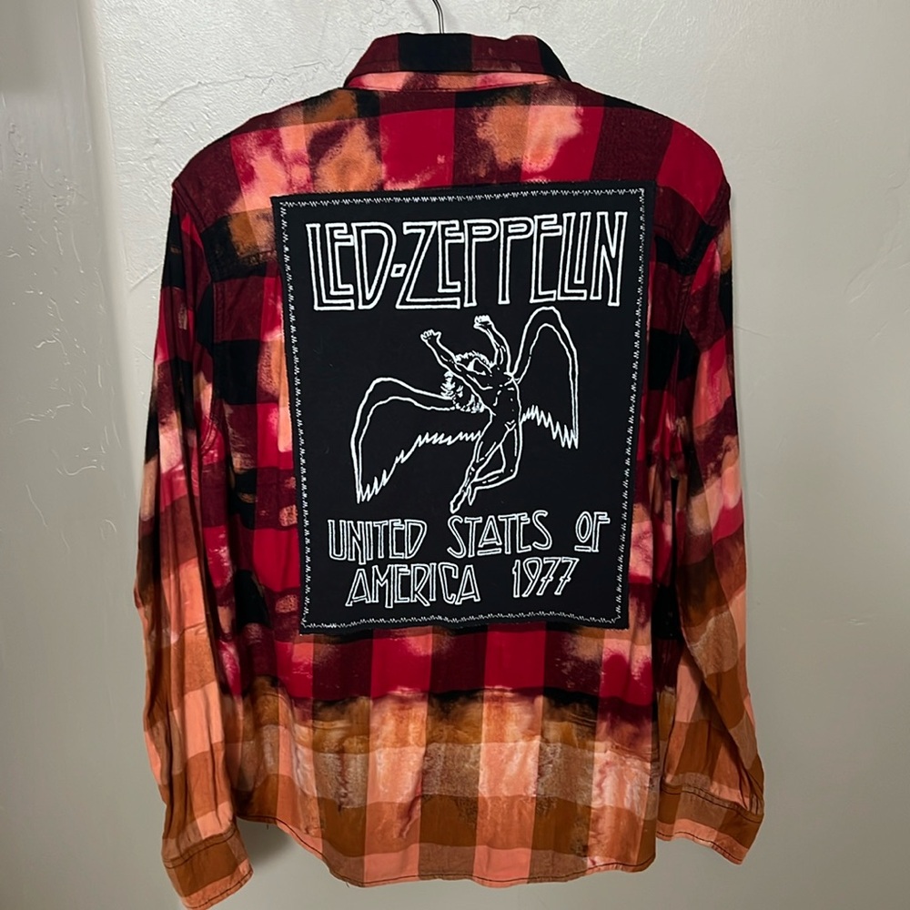 LED ZEPPELIN • Artist created • Comfy fit 2XL • Great layer piece • Unisex